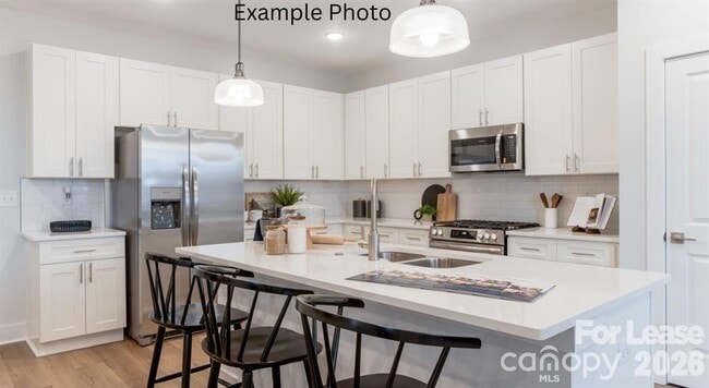 Building Photo - 8629 Chagrin Dr