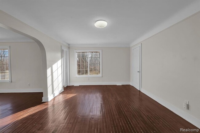 Building Photo - 3524 S Haggerty Rd