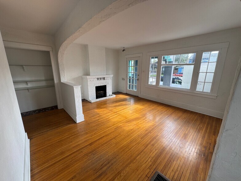 Building Photo - 341 Redondo Ave