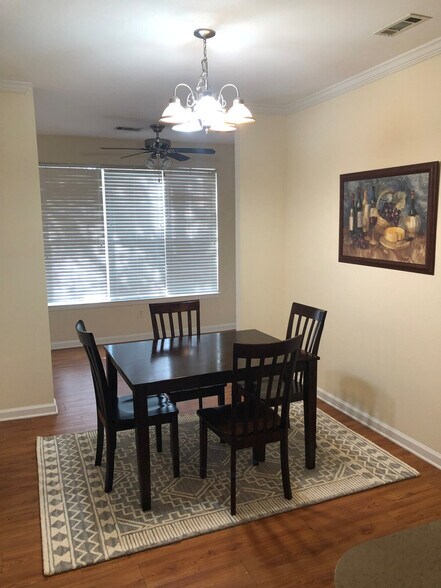 Building Photo - 920 Belle Point Dr