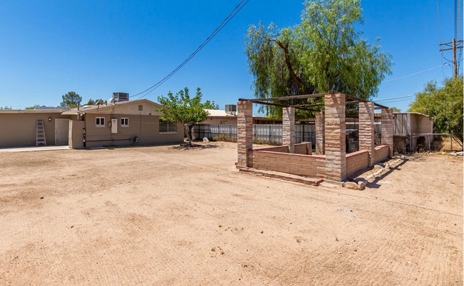 Building Photo - 4319 S 15th Ave