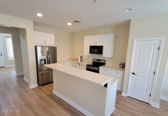 Building Photo - 3846 E Baars Ave