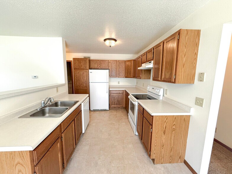 Building Photo - 2101 Mittelstadt Ln