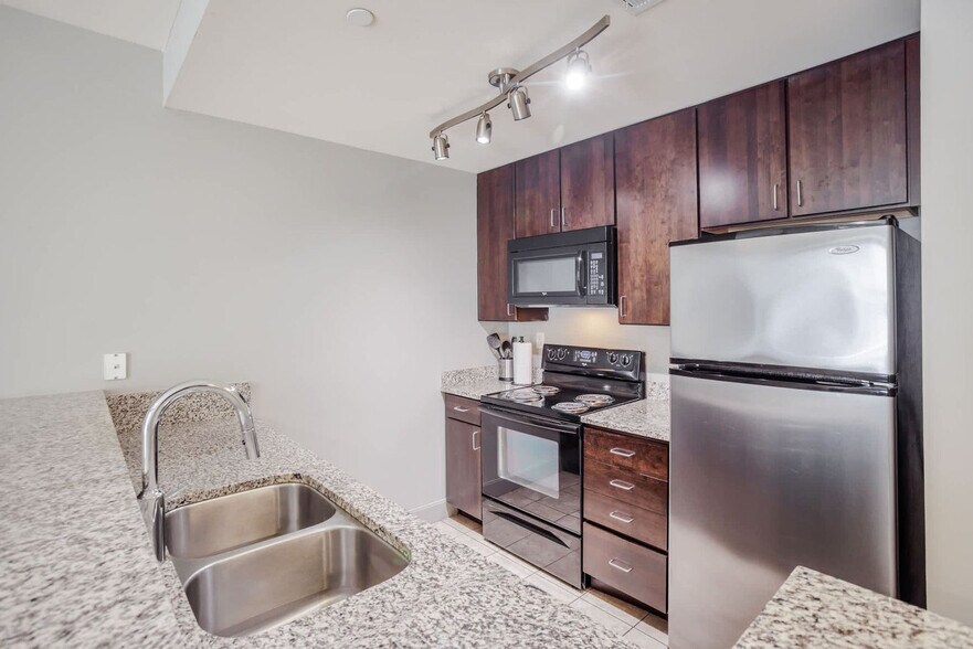 Building Photo - 121 E Freedom Way