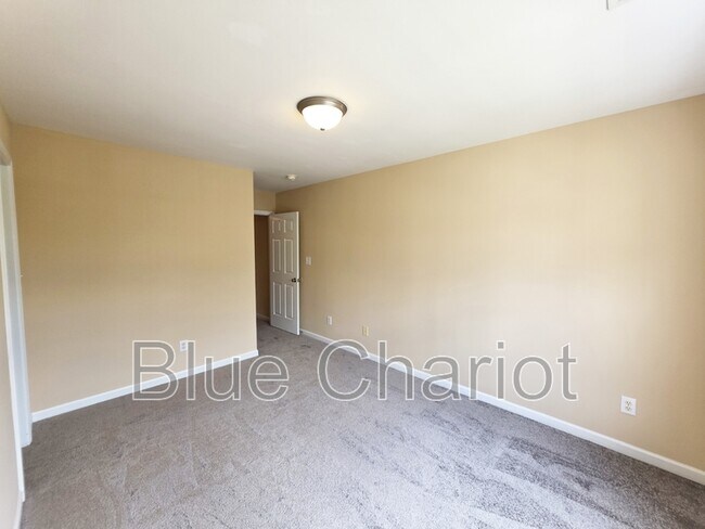 Building Photo - 650 Ganyard Farm Way