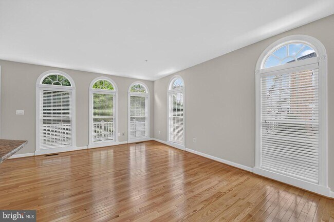 Building Photo - 30 Sharpstead Ln