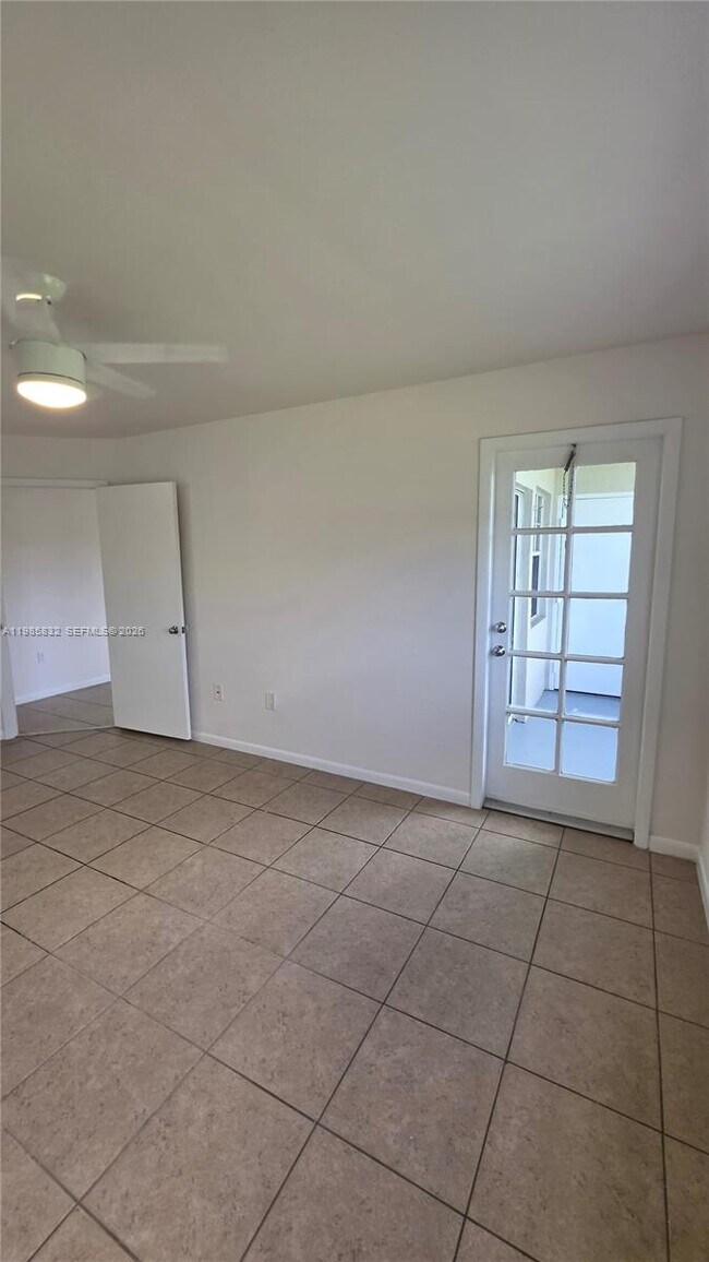 Building Photo - 2881 N Oakland Forest Dr