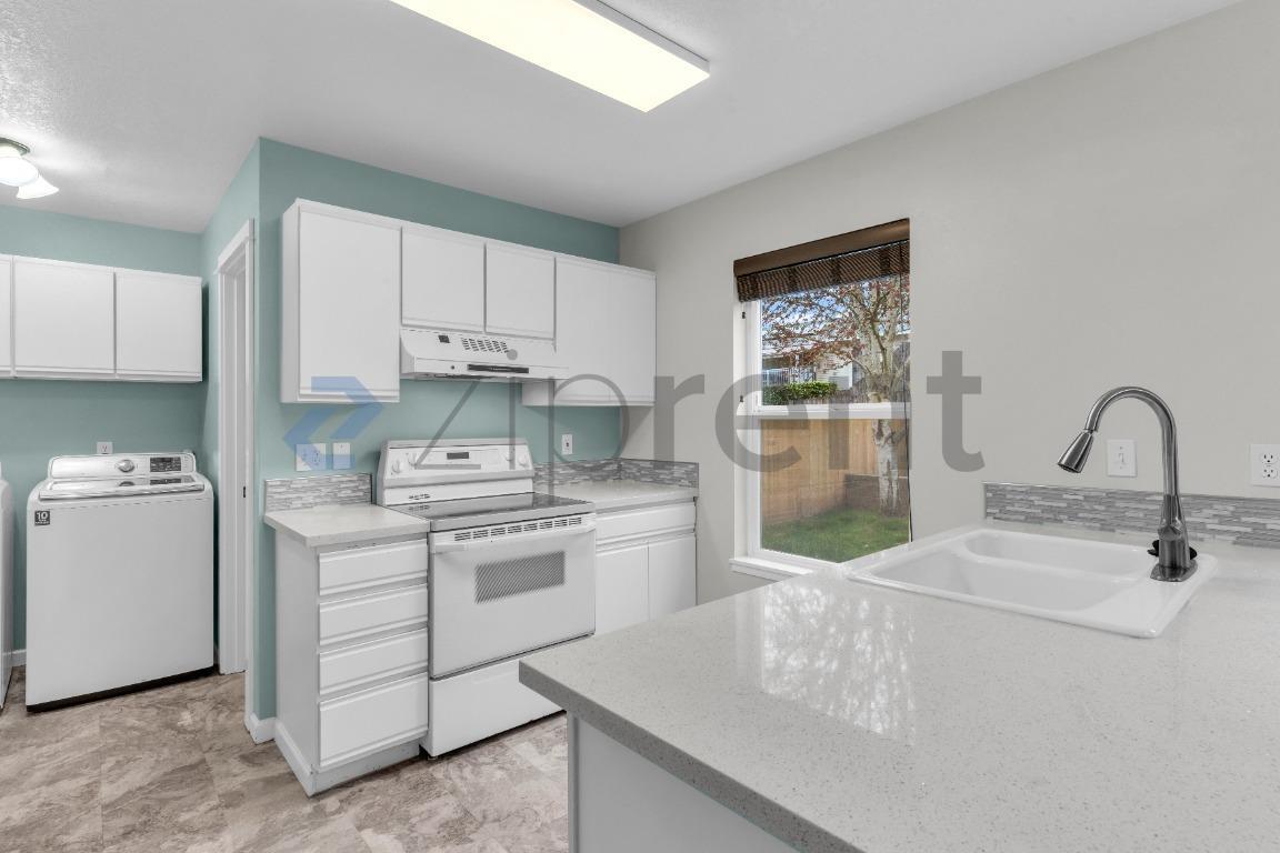 Building Photo - 7410 SW 173rd Pl