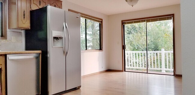 Building Photo - Hard to find 5 bedroom home in Tamoshan ne...