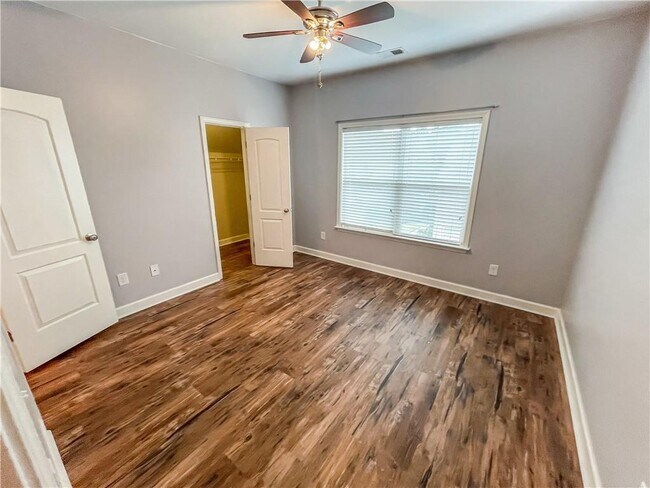 Building Photo - 4450 Wooded Oaks NW