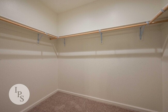 Building Photo - 1457 Las Rosas Ave