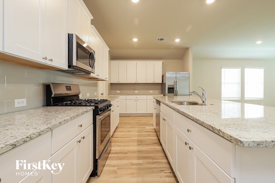 Building Photo - 6727 Hatchery Way