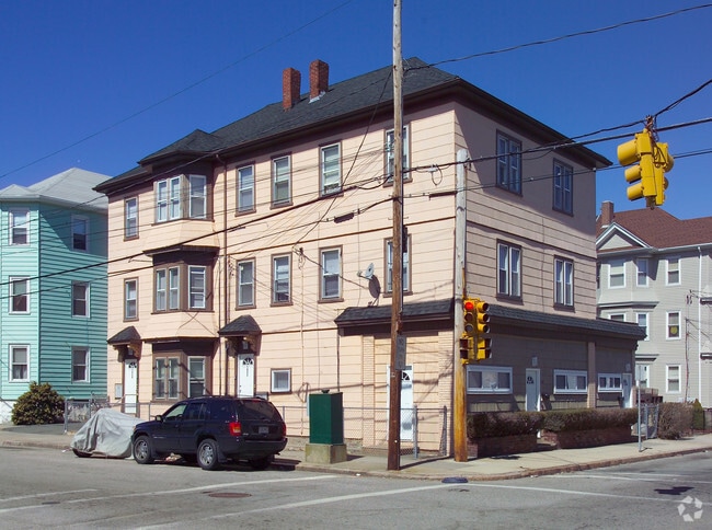Building Photo - 1020 Slade St