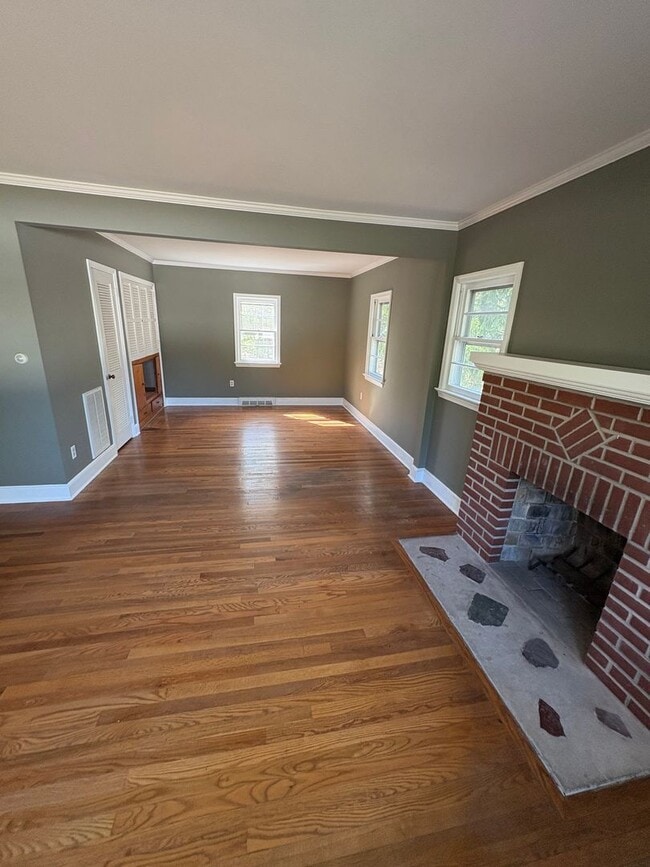 Building Photo - Charming Barnegat Retreat – Cozy 3-Bed Hom...