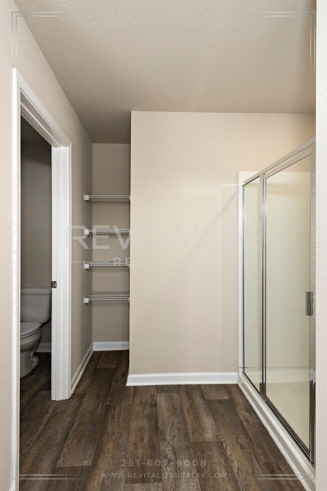 Building Photo - HALF-OFF DEPOSIT SPECIAL! Stunning 2-Story 4 BD 2.5 BA House in Spanish Fort!