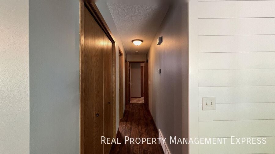 Building Photo - Spacious 5-Bedroom Home with Modern Update...