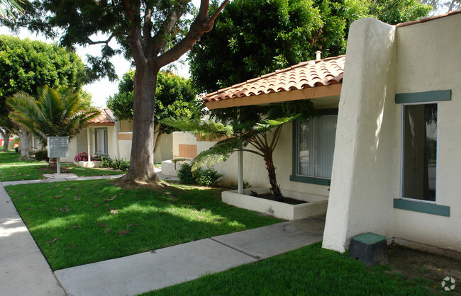 Building Photo - Beach Walk Apartments