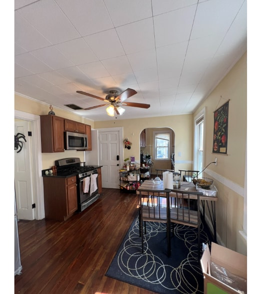 Building Photo - 21 Chandler St