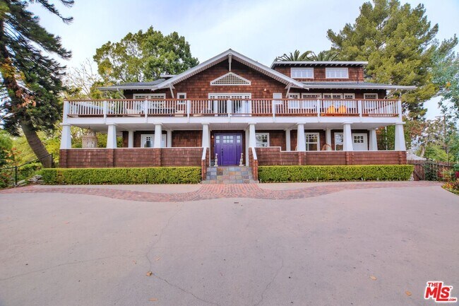 Building Photo - 2172 Argyle Ave