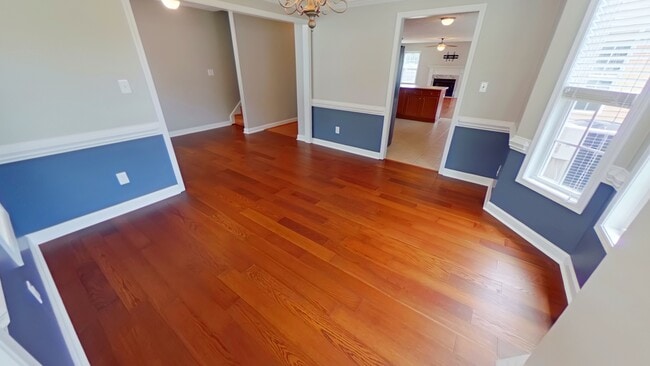 Building Photo - 622 Thorncliff Dr