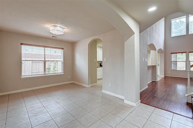 Building Photo - 2310 Diamond Springs Dr