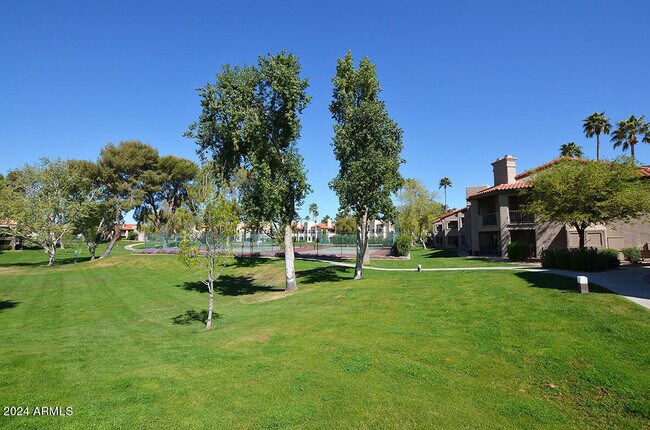 Building Photo - 9550 N 94th Pl