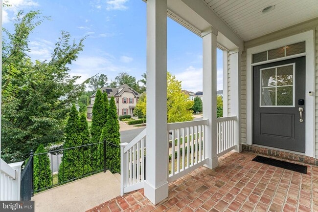 Building Photo - 431 Alder Dr