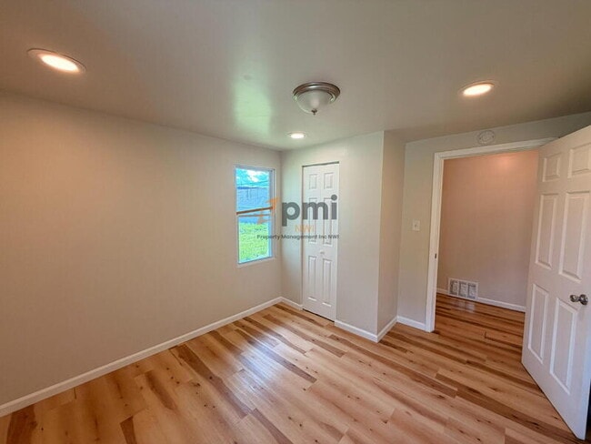 Building Photo - 4816 Massachusetts St