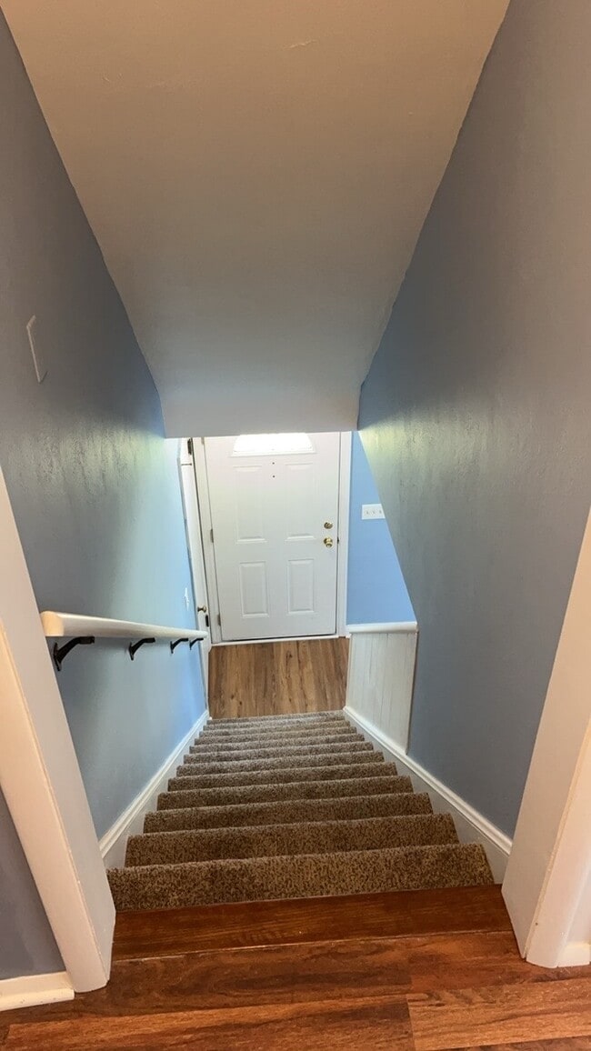 Building Photo - 4230 Reading Rd