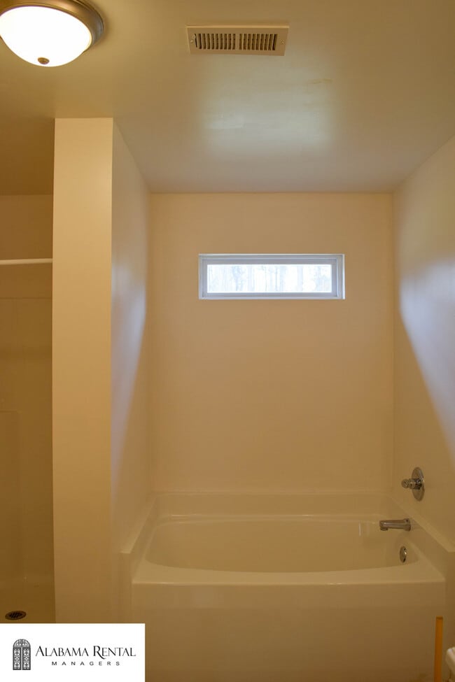 Building Photo - Home For Rent In McCalla, AL!! Available to View with 48 Hours Notice!!!