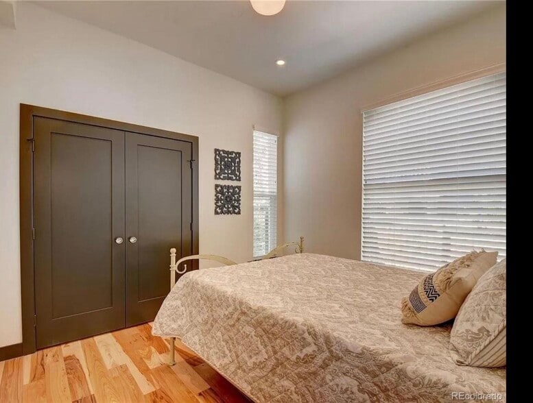 Building Photo - 2126 Grove St