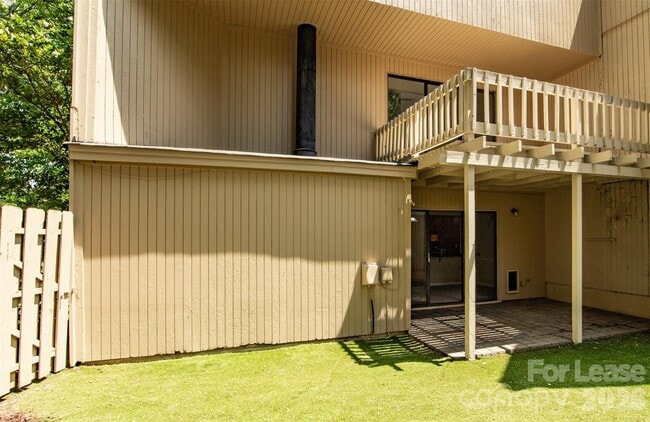 Building Photo - 7922 Horse Chestnut Ln