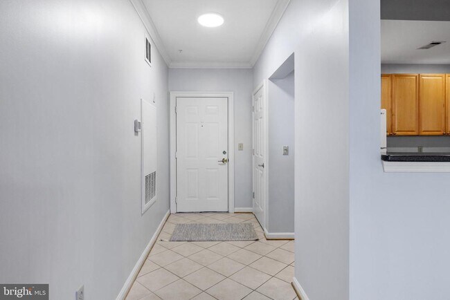 Building Photo - 4950 Brenman Park Dr