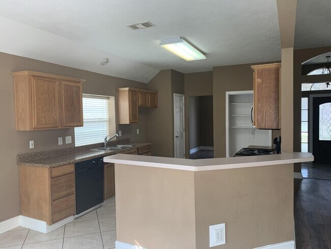 Building Photo - 10302 Otter Cir