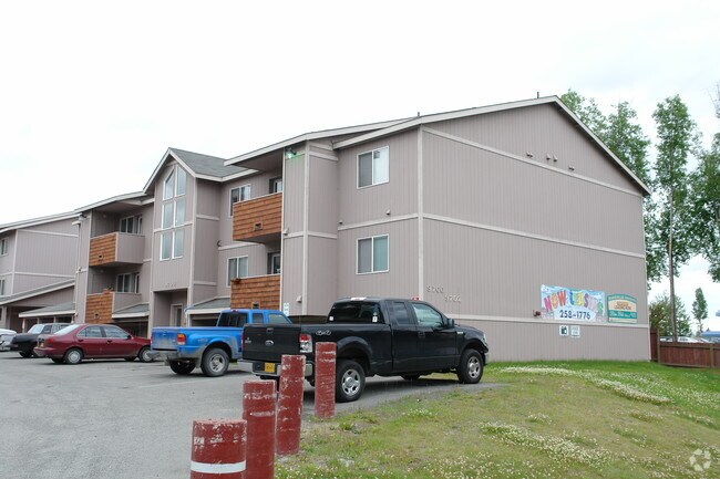 Building Photo - Diamond Willow Apartments