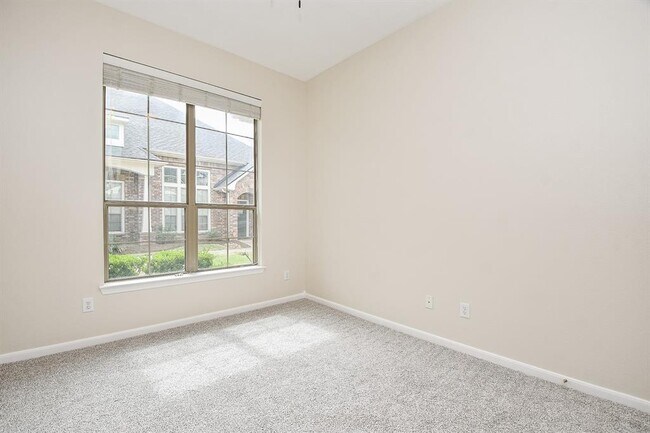 Building Photo - 3306 Silverbrook Ln