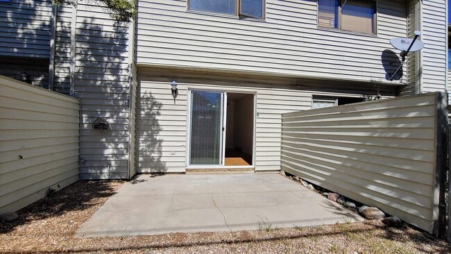 Building Photo - Nice townhome in Prescott