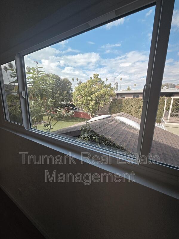 Building Photo - 1705 Fremont Ave