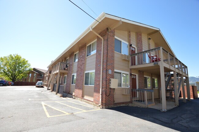 Building Photo - 4955 Moorhead Ave