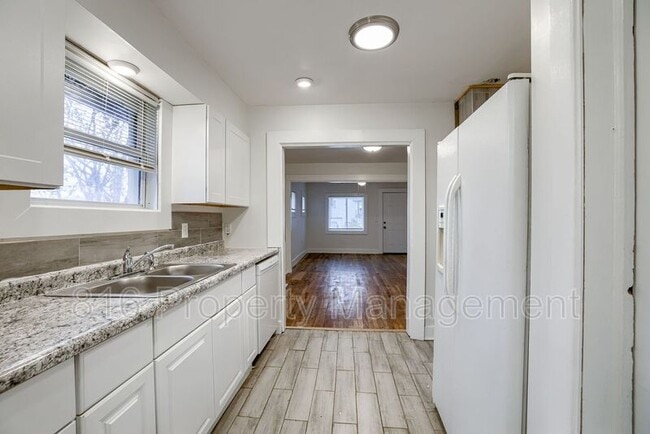 Building Photo - 4109 Monroe Ave