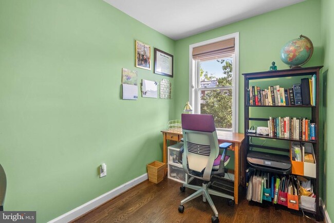 Building Photo - 1275 Oates St NE