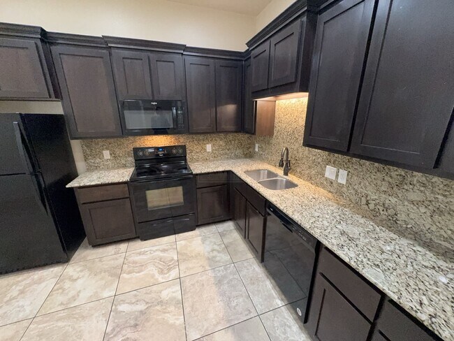 Building Photo - 5508 Settlers Ct