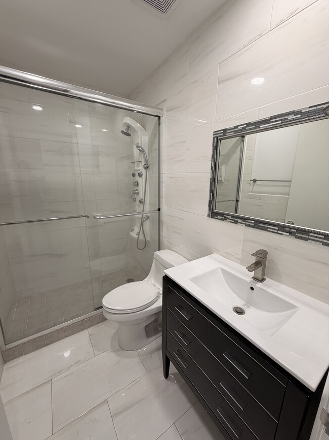 Building Photo - 9662 SW 148th Ave