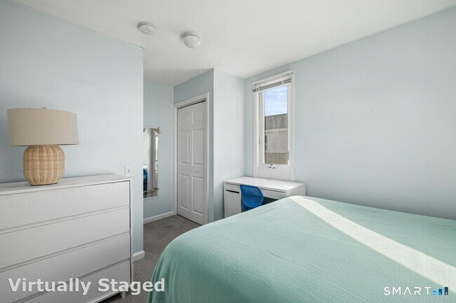 Building Photo - 116 College Pl