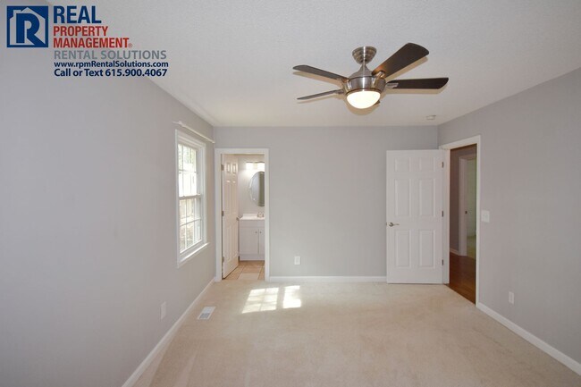 Building Photo - Amazing 4 bd 3 bath home! Fenced in yard, Attached garage and Bonus room, washer and dryer included!