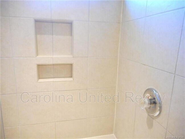 Building Photo - 13247 Savannah Point Dr