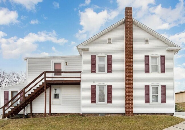 Primary Photo - 2nd floor Apartment