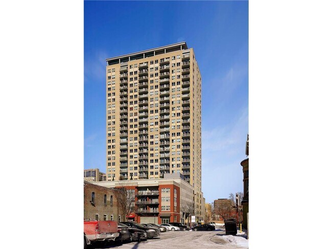 Building Photo - 929 Portland Ave
