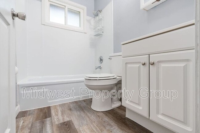 Building Photo - 2495 Lindsay Ln