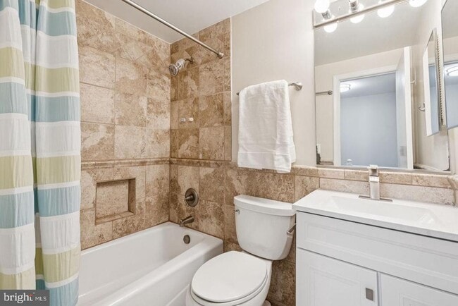 Building Photo - 33 Devon Ct